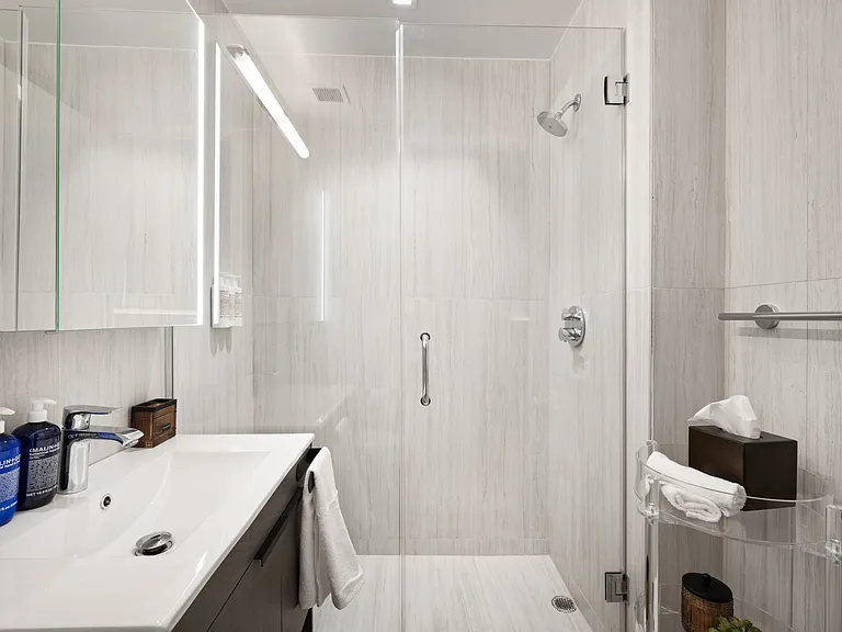 661 Driggs Ave #5B — Photo 31