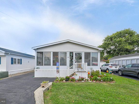3rd image of 20 Lantern Ln #49510