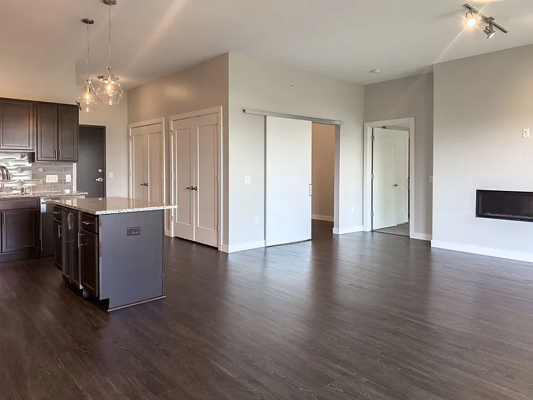 Red44 Luxury Apartments | Specials Available — Photo 77