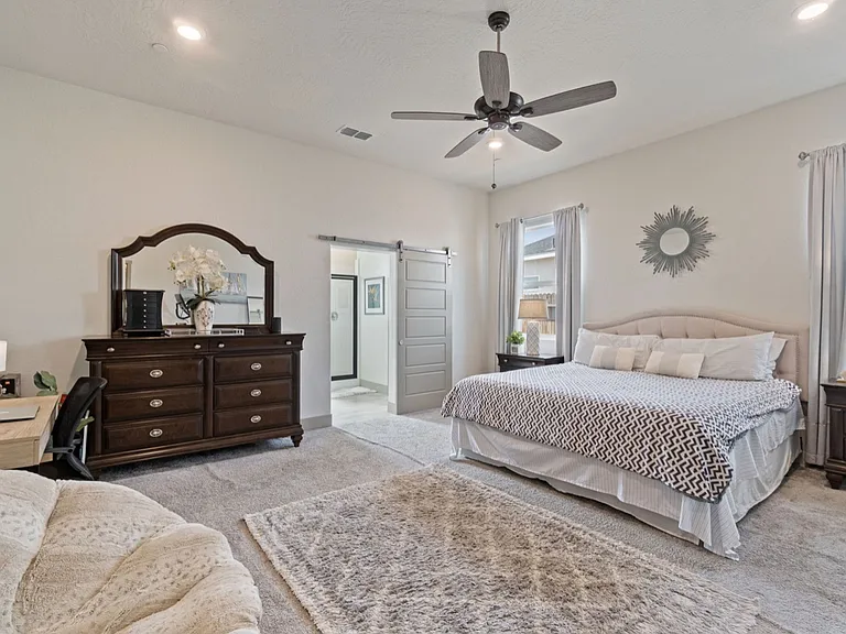 2407 W Andrew Ln — Photo 13
