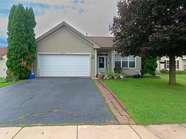 2306 Oakwood Dr, Belvidere, IL 61008