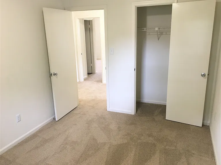 414 Sedgewick Ct — Photo 14