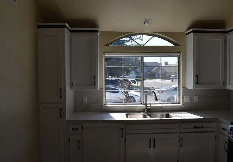 4790 Winona Way — Photo 11