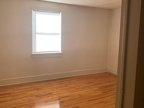 2nd image of 136 Robertson Ave #136