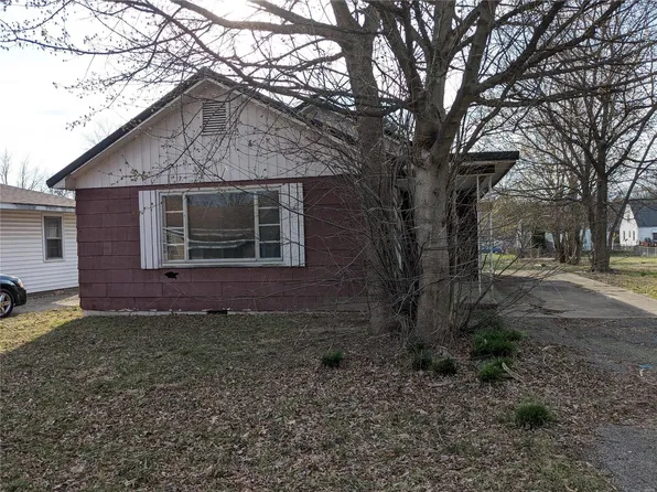 911 S 25th St, Mount Vernon, IL 62864