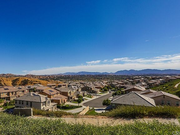 3rd image of 28984 N West Hills Dr