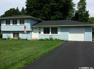 82 Sandstone Dr, Rochester, NY 14616