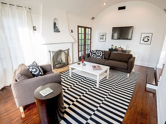 2nd image of 464 N Formosa Ave