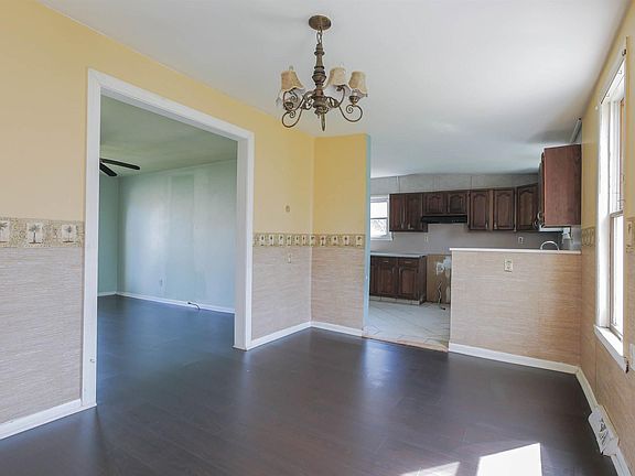 3rd image of 1854 North Ave