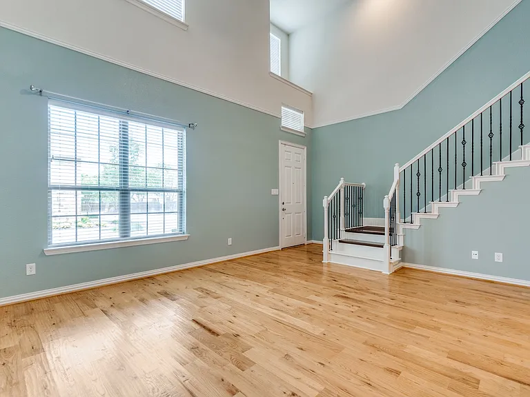 531 Matthew Pl — Photo 6