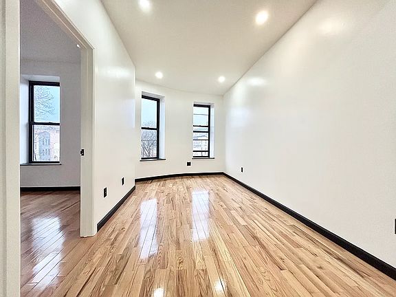 4th image of 733 Bushwick Ave #3A