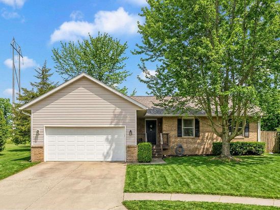 3200 W Woodhaven Dr, Bloomington, IN 47403