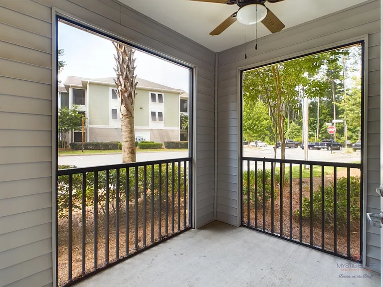 Mystic Bluff Apartments — Photo 58