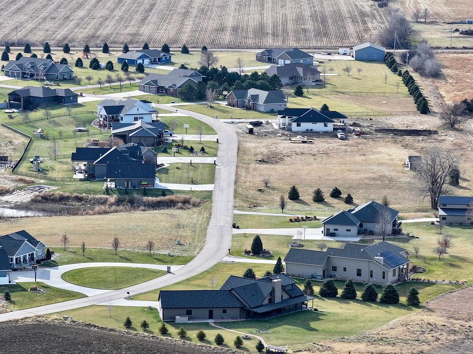 2nd image of 20 Haymeadow Rdg