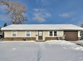 404 Beebe Ct, Streamwood, IL