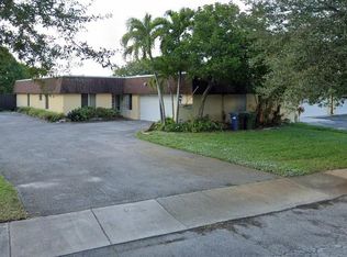 19112 W Lake Dr, Hialeah, FL 33015
