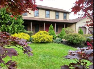 6004 Forest Dr, Monaca, PA 15061