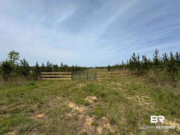 1 County Road 64, Robertsdale, AL 36567