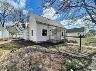 112 N 12th St, Herrin, IL 62948