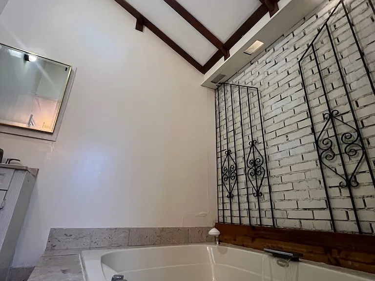 925 Neuhoff Ln — Photo 22