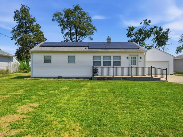 200 S Francis St, Washburn, IL 61570