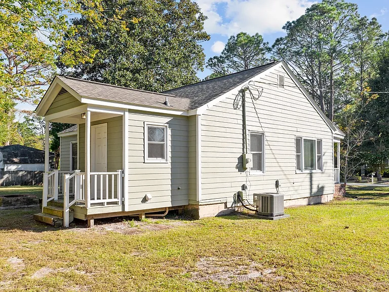 400 Sandy Point Rd — Photo 16
