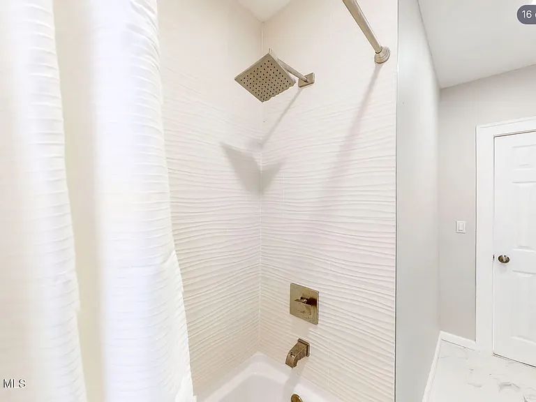 1020 Washington Ave — Photo 10