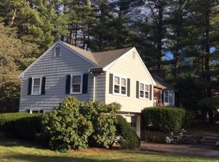 2 Cedar Ln, Medfield, MA 02052