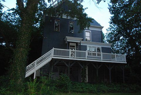 2nd image of 3981 Rose Hill Ave