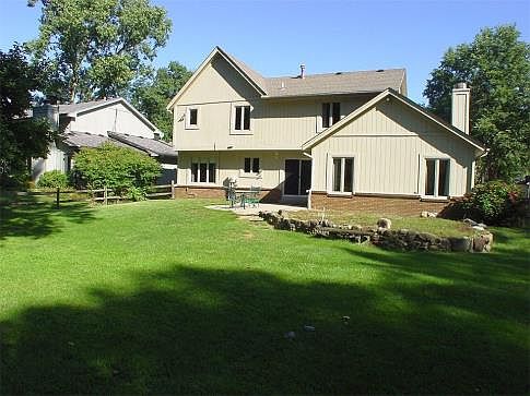 SPACIOUS BACKYARD