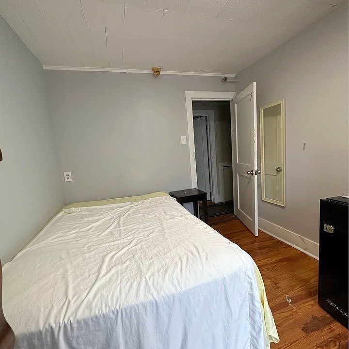 2nd image of 920 N 19th St