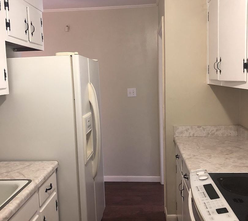 1st image of 815 Scott St