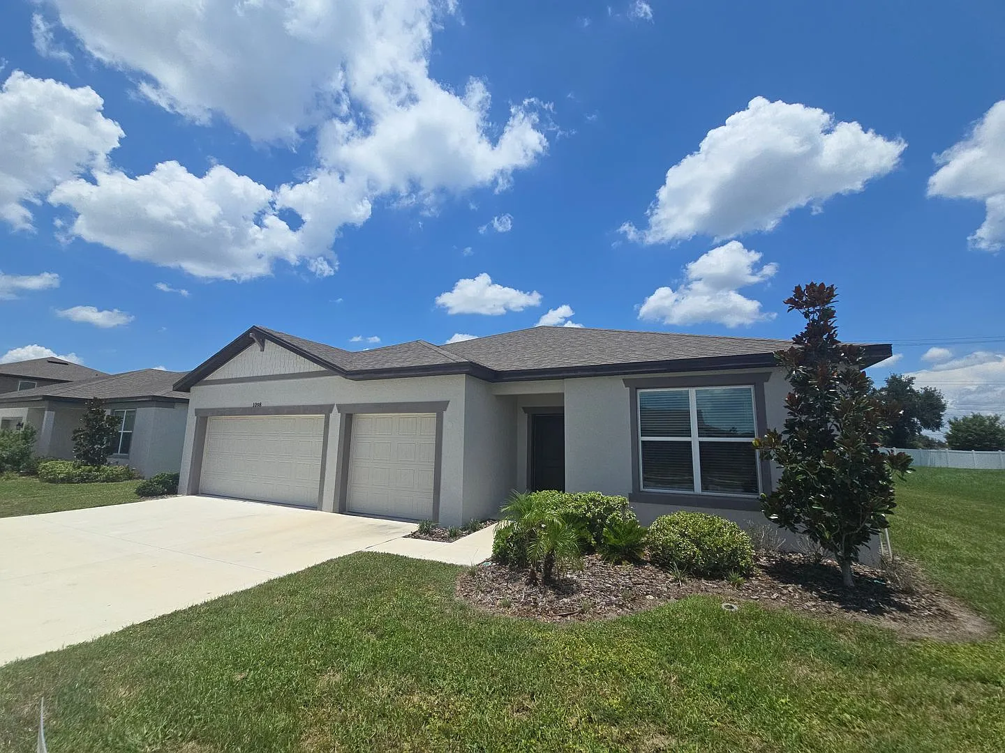 3 bed 2.5 bath home — Photo 1