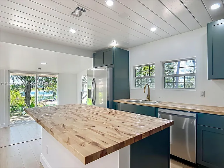 8781 S Lakeshore Dr — Photo 15