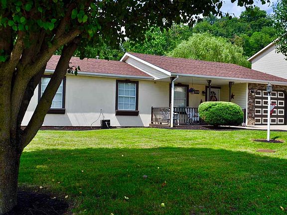 2nd image of 102 Elizabeth Way