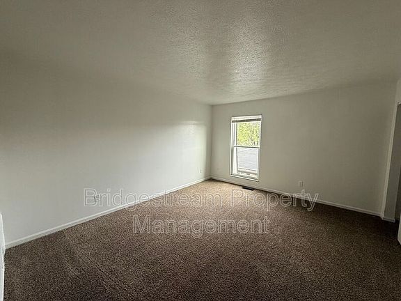 5th image of 955 Taylorsview Dr