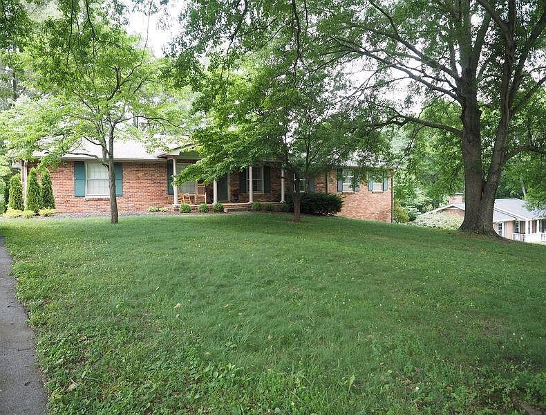 Beautiful Home with a nice big yard