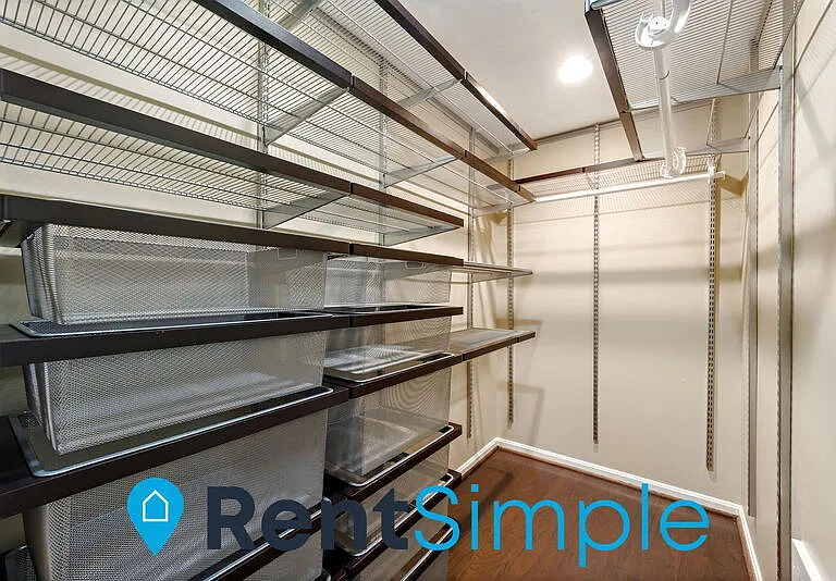 618 S Barton St — Photo 30