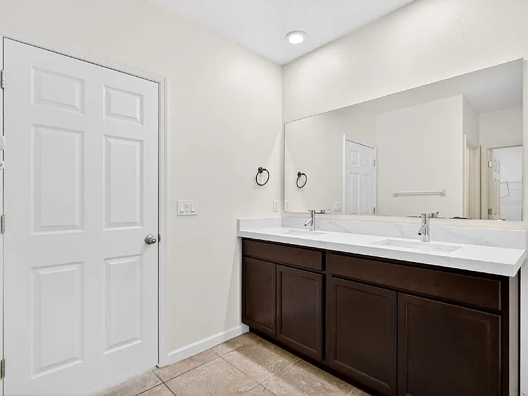 393 SW Tarra Ave — Photo 22