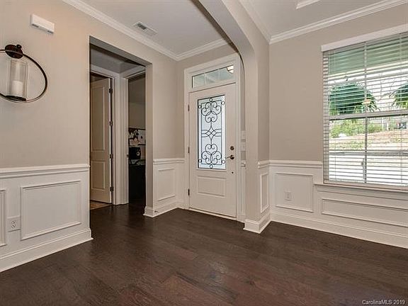 3rd image of 15637 Oleander Dr