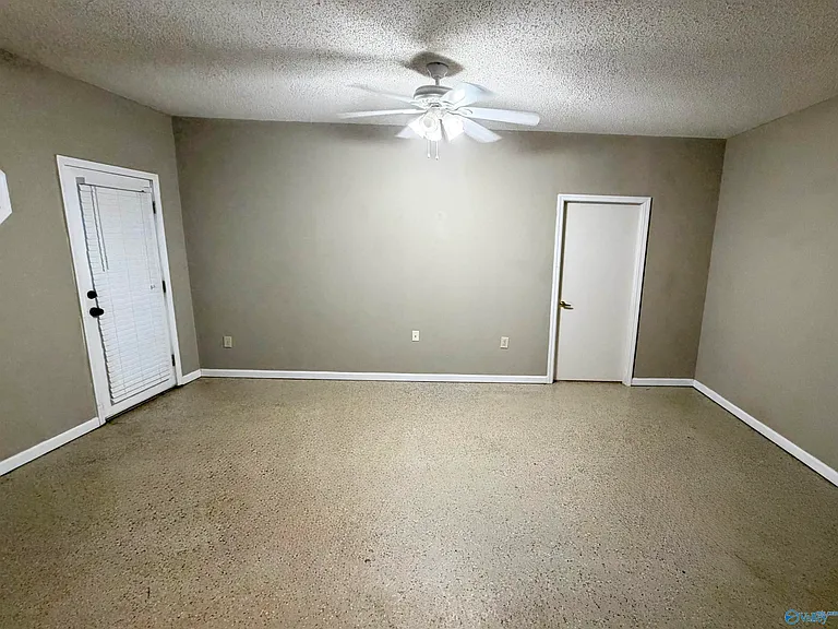 105 Sugarwood Ct — Photo 21