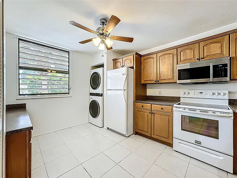 434 Palm Tree Dr #434 — Photo 12