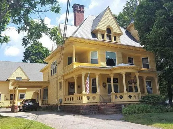 147 Pleasant St APT 1, Laconia, NH 03246