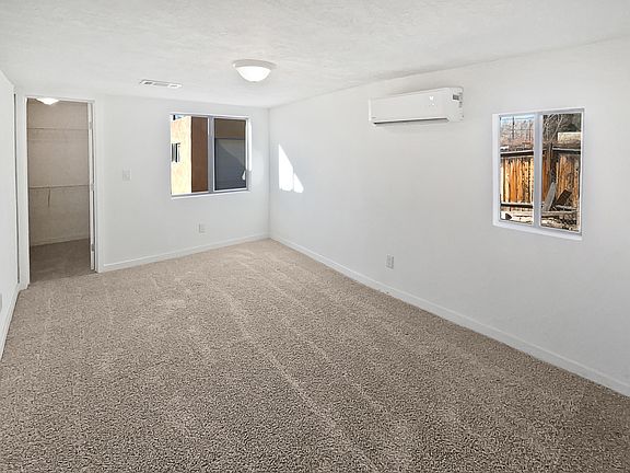 5th image of 504 San Clemente Ave NW