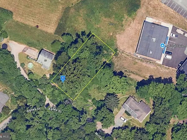 1200 McCartney Ave, Morgantown, WV 26505