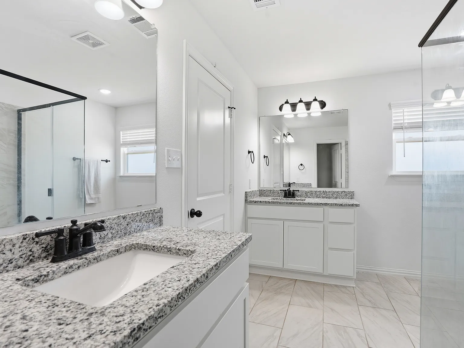 3 bed, 1380 sqft, $2,900 — Photo 3