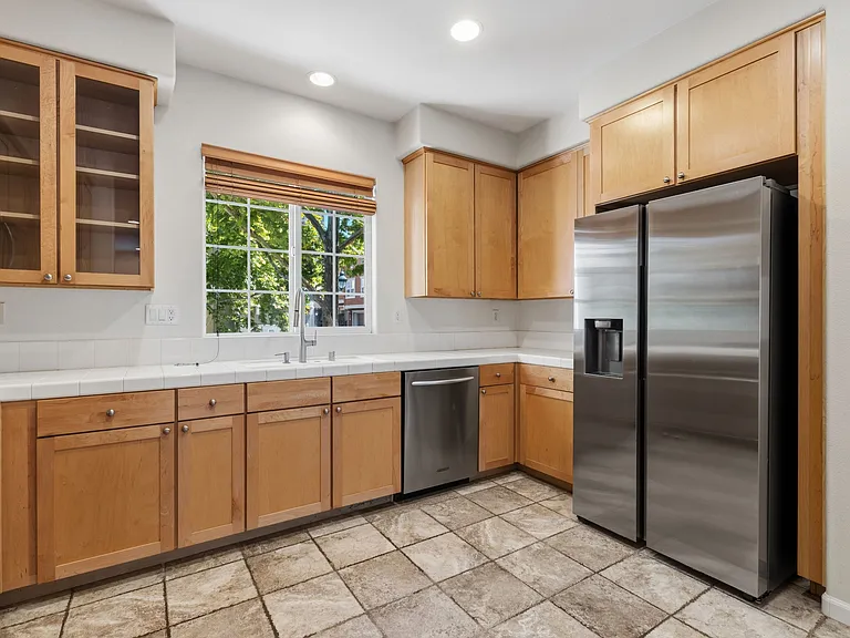 536 Adeline Ave — Photo 6