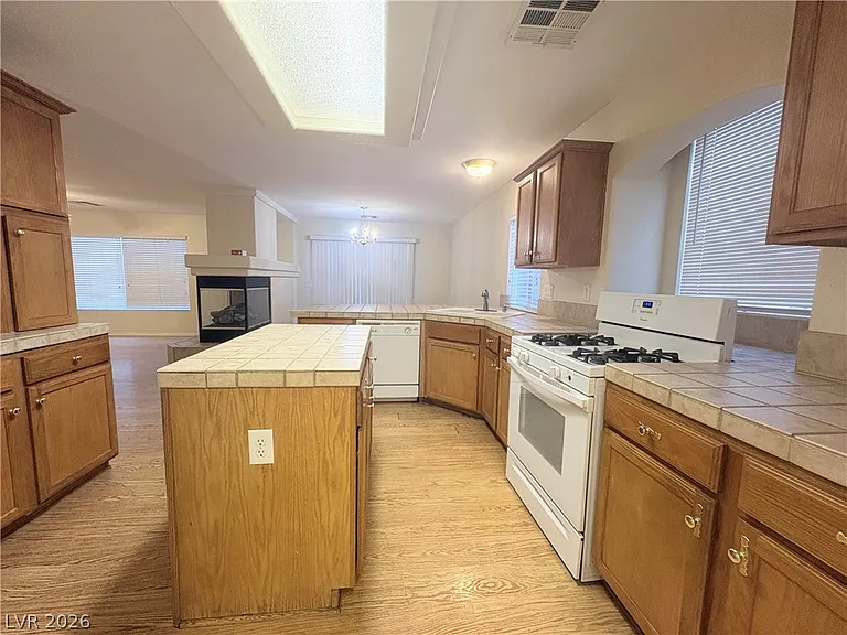 7506 Rustic Galleon St — Photo 11