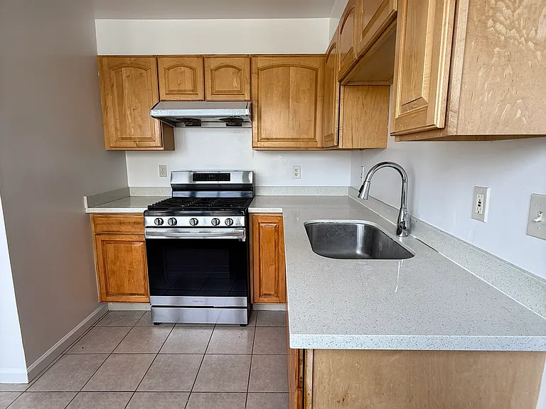 4731 California St — Photo 13