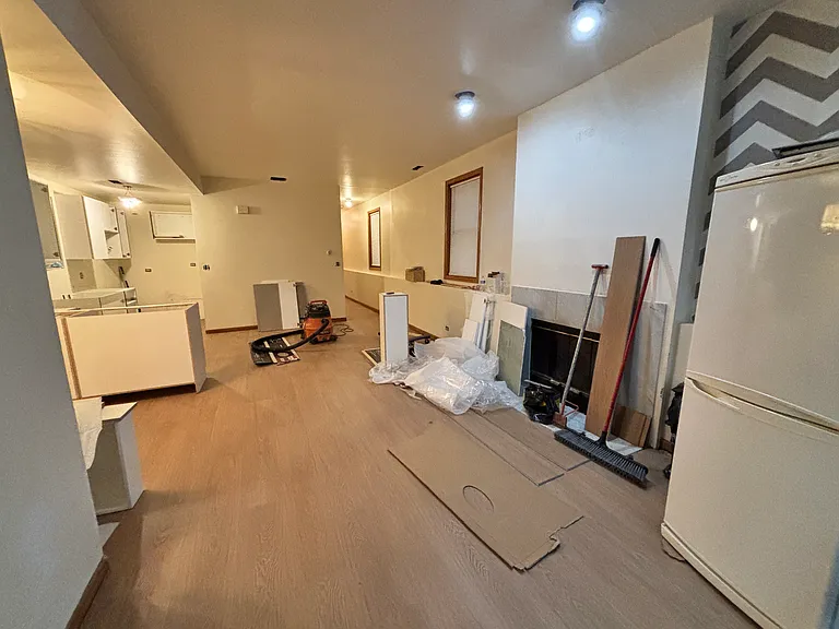1741 W Nelson St #G — Photo 19